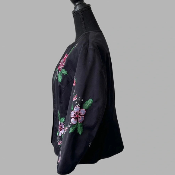 BANDOLINO BLACK  FLORAL JACKET - Picture 2 of 13
